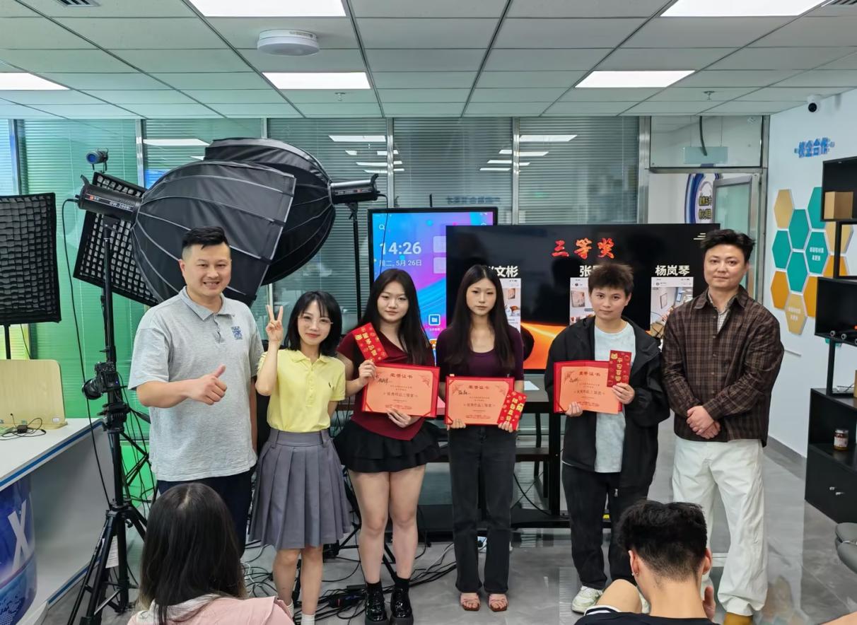 为扎实开展专业实践周系列活动
